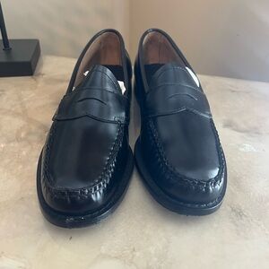 G.H. Bass & Co. Sleek Black Leather Loafers